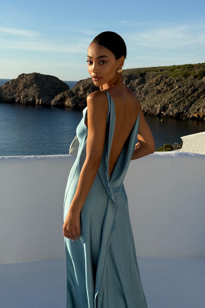 Blue Deep Backless Dress 💙✨
