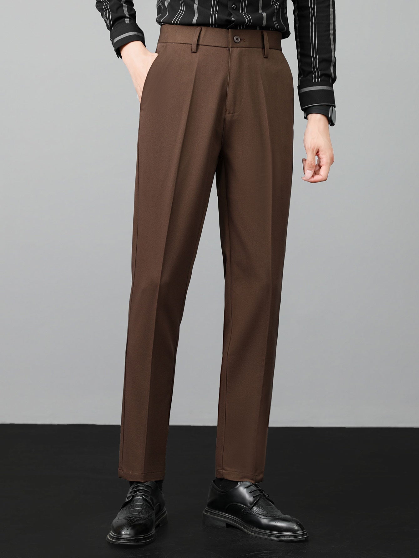 Contrast Trim Crew Neck Knit T-Shirt & Slim Fit Tapered Trousers