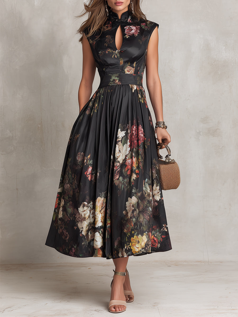 Violetta | Vestito midi nero in raso plissé con motivo floreale e colletto con foro a forma di chiave