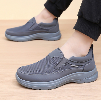 👞👟 Men’s Slip-On Walking Sneakers – Breathable, Non-Slip Comfort 👟